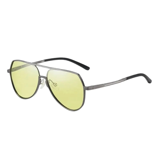 Estilo Clássico e Autêntico, os óculos Aviador feminino trazem um visual vintage e moderno ao mesmo tempo, perfeitos para quem quer destacar personalidade com conforto e proteção UV. Envio Rápido e Fácil, embalagem personalizado.