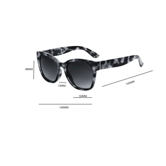 Óculos Gatinho: Elegância e Charme Retrô, os óculos gatinho são perfeitos para quem busca um visual feminino, sofisticado e com toque vintage. Destaque seu estilo com design marcante e proteção UV. Envio Rápido e Fácil, embalagem personalizada.