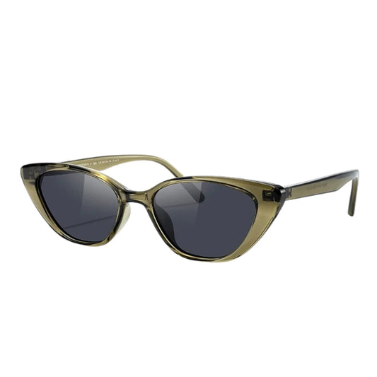 Óculos Gatinho: Elegância e Charme Retrô, os óculos gatinho são perfeitos para quem busca um visual feminino, sofisticado e com toque vintage. Destaque seu estilo com design marcante e proteção UV. Envio Rápido e Fácil, embalagem personalizada.