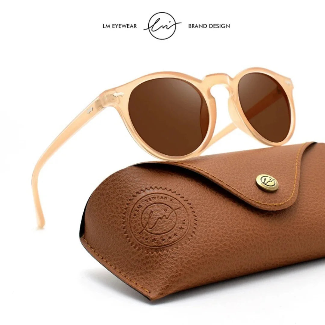 Estilo Clássico e Autêntico, os óculos redondo feminino trazem um visual vintage e moderno ao mesmo tempo, perfeitos para quem quer destacar personalidade com conforto e proteção UV. Envio Rápido e Fácil, embalagem personalizado.