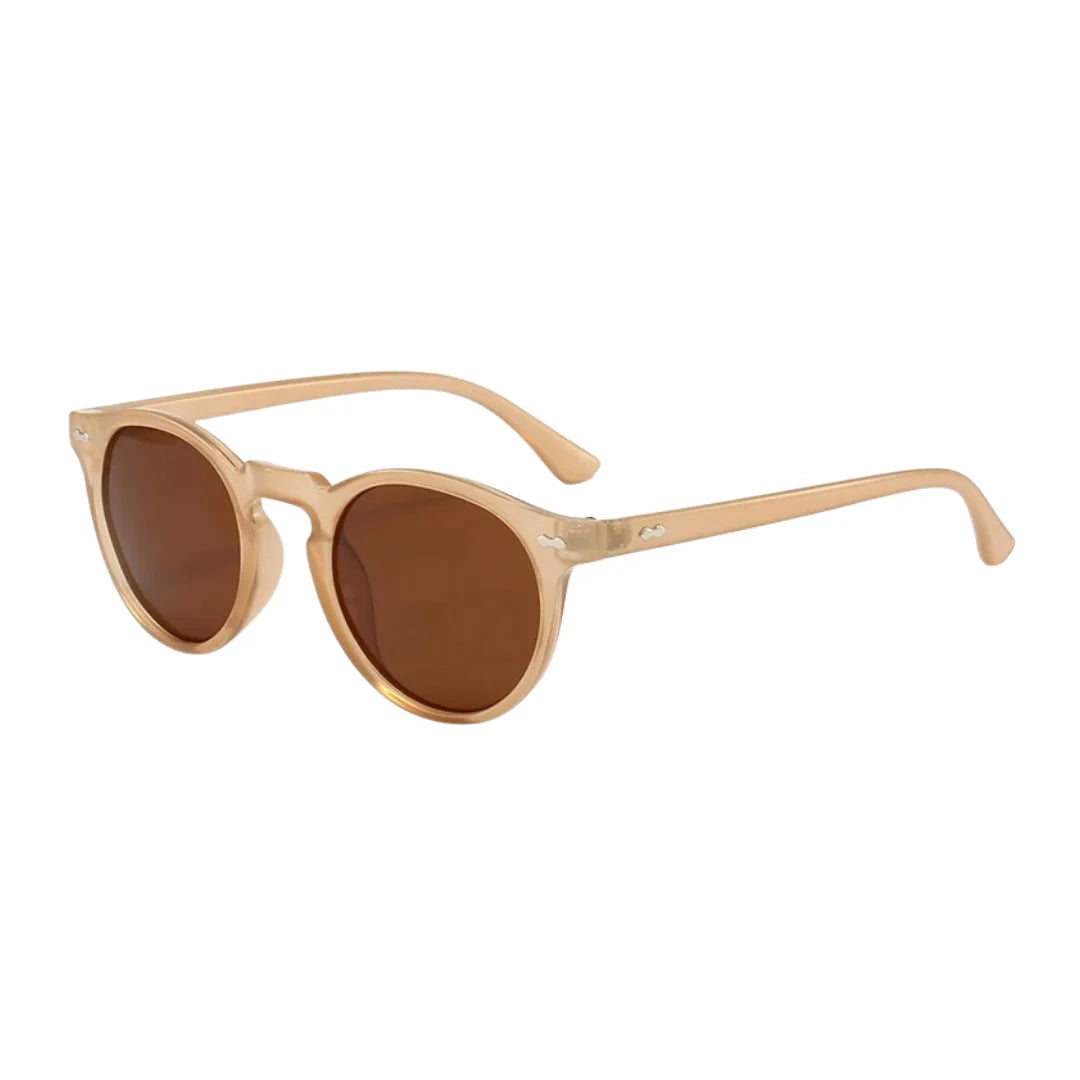 Estilo Clássico e Autêntico, os óculos redondo feminino trazem um visual vintage e moderno ao mesmo tempo, perfeitos para quem quer destacar personalidade com conforto e proteção UV. Envio Rápido e Fácil, embalagem personalizado.
