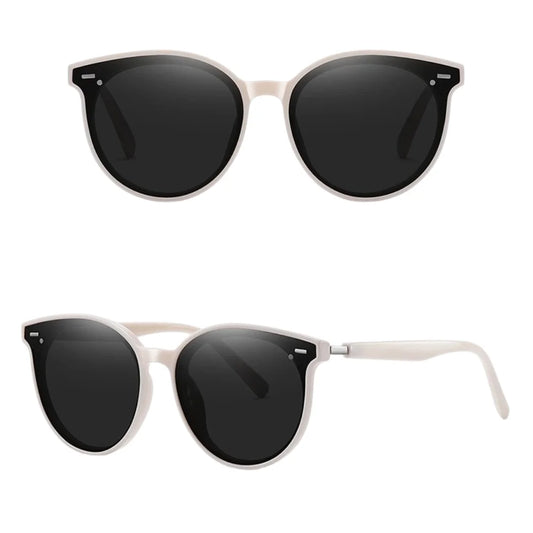 Estilo Clássico e Autêntico, os óculos redondo feminino trazem um visual vintage e moderno ao mesmo tempo, perfeitos para quem quer destacar personalidade com conforto e proteção UV. Envio Rápido e Fácil, embalagem personalizado.