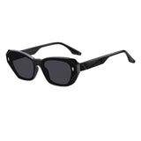 Óculos Retrô Feminino: Estilo Vintage e Sofisticação, descubra os óculos retrô feminino com design clássico e toque moderno. Perfeitos para mulheres que valorizam charme, personalidade e proteção UV no dia a dia. Envio Rápido e Fácil, embalagem personalizada.