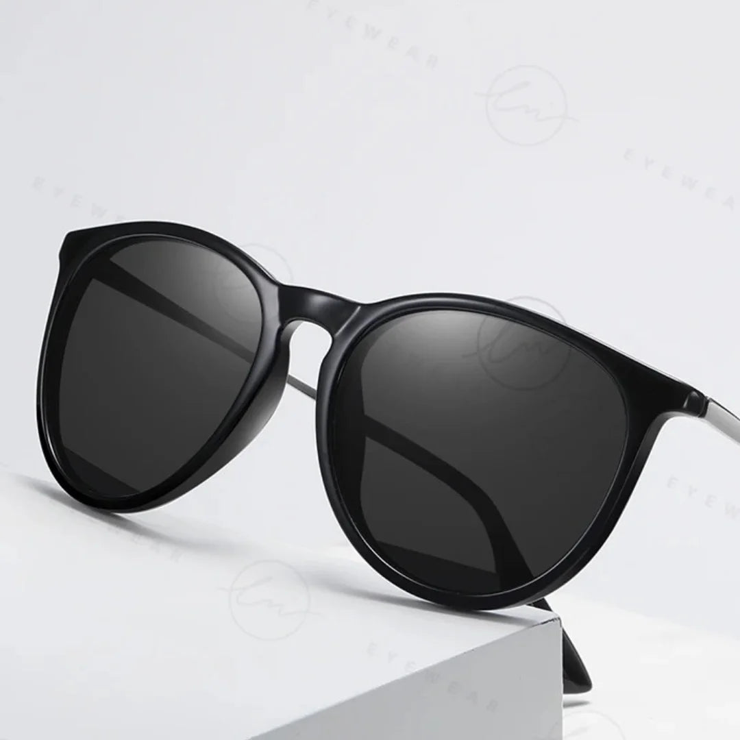 Visual Retrô e Cheio de Personalidade, os óculos redondo são perfeitos para quem busca um estilo vintage com um toque moderno. Destaque-se com um design icônico que combina autenticidade e atitude. Envio Rápido e Fácil, embalagem personalizada.