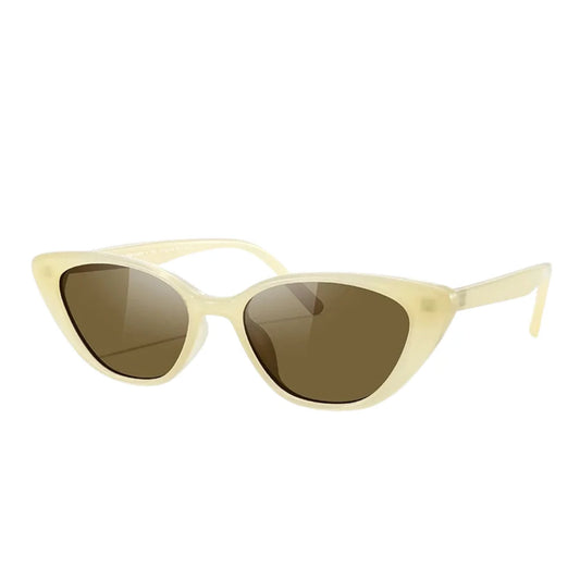 Óculos Gatinho: Elegância e Charme Retrô, os óculos gatinho são perfeitos para quem busca um visual feminino, sofisticado e com toque vintage. Destaque seu estilo com design marcante e proteção UV. Envio Rápido e Fácil, embalagem personalizada.