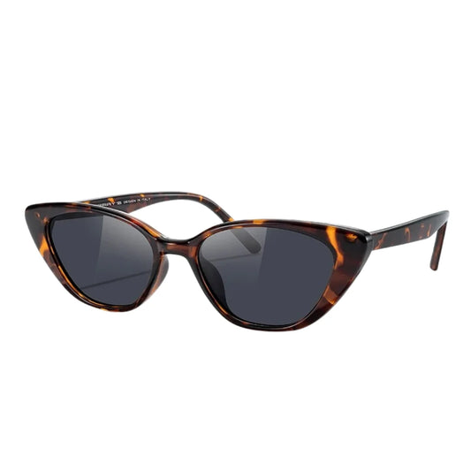 Óculos Gatinho: Elegância e Charme Retrô, os óculos gatinho são perfeitos para quem busca um visual feminino, sofisticado e com toque vintage. Destaque seu estilo com design marcante e proteção UV. Envio Rápido e Fácil, embalagem personalizada.