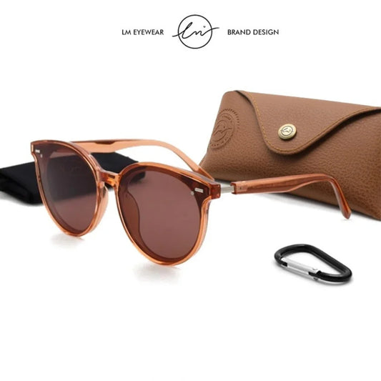 Estilo Clássico e Autêntico, os óculos redondo feminino trazem um visual vintage e moderno ao mesmo tempo, perfeitos para quem quer destacar personalidade com conforto e proteção UV. Envio Rápido e Fácil, embalagem personalizado.