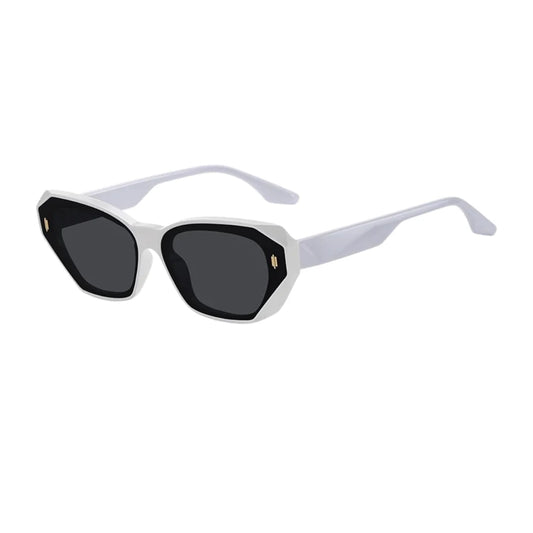Óculos Retrô Feminino: Estilo Vintage e Sofisticação, descubra os óculos retrô feminino com design clássico e toque moderno. Perfeitos para mulheres que valorizam charme, personalidade e proteção UV no dia a dia. Envio Rápido e Fácil, embalagem personalizada.