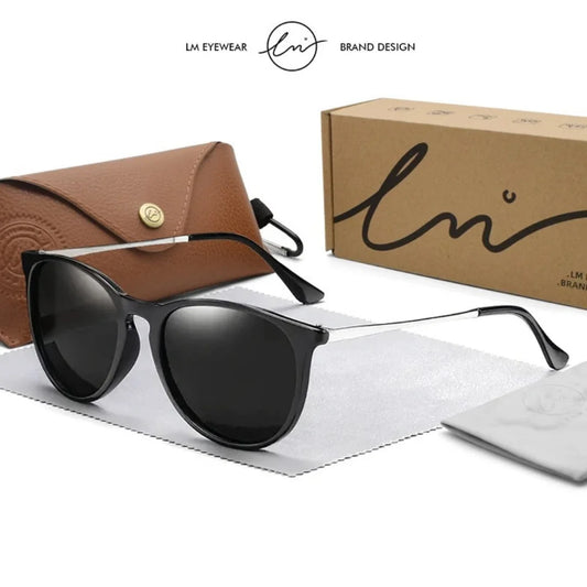 Visual Retrô e Cheio de Personalidade, os óculos redondo são perfeitos para quem busca um estilo vintage com um toque moderno. Destaque-se com um design icônico que combina autenticidade e atitude. Envio Rápido e Fácil, embalagem personalizada.