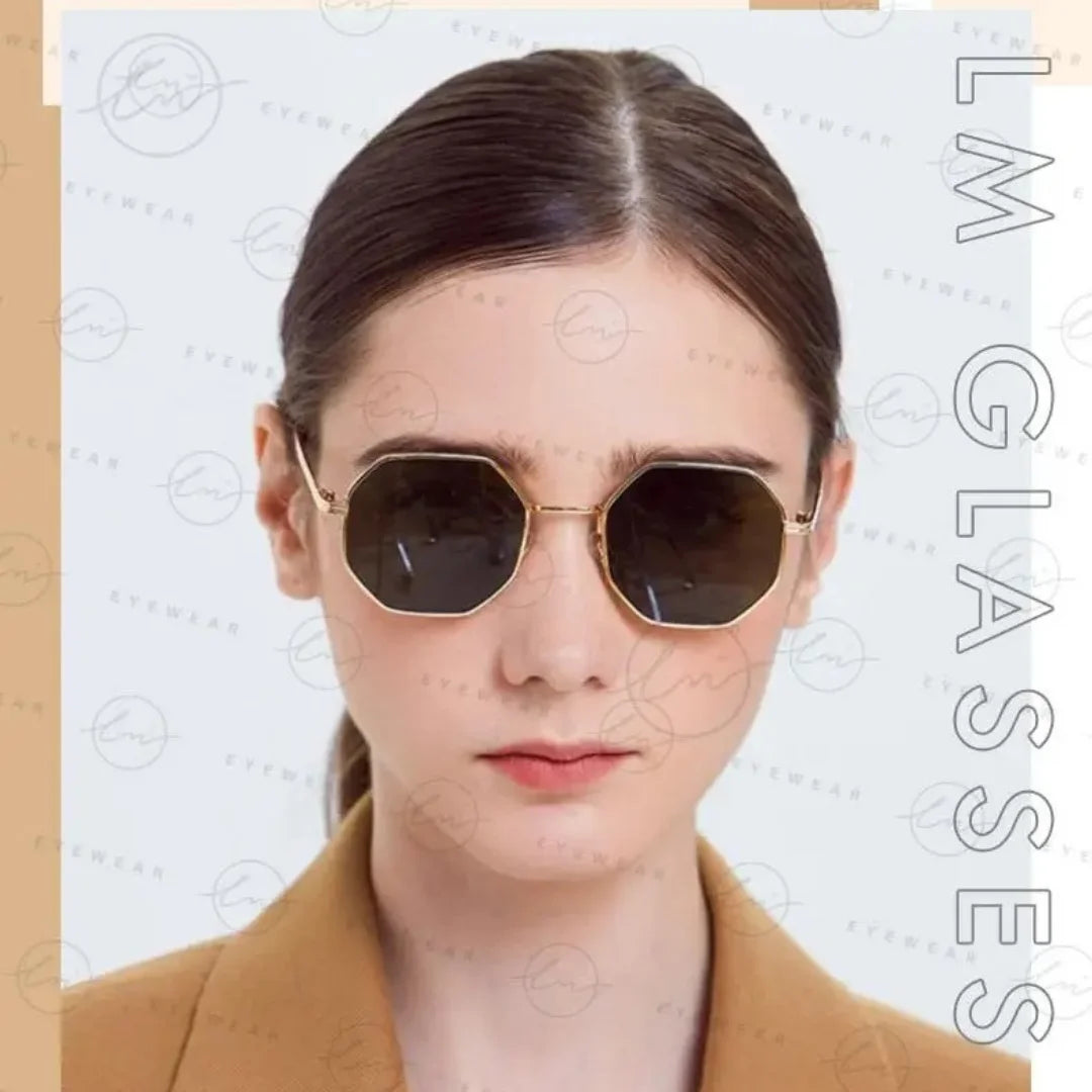 Óculos Hexagonal: Design Geométrico e Estilo Único,os óculos hexagonal feminino se destacam pelo formato moderno e marcante, perfeitos para quem busca originalidade, proteção UV e um visual autêntico. Envio Rápido e Fácil, embalagem personalizada.